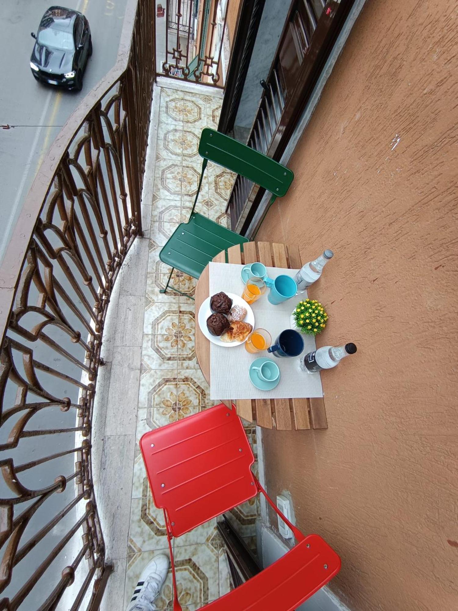 Apartament Dimora Crispi 70 Bari Zewnętrze zdjęcie