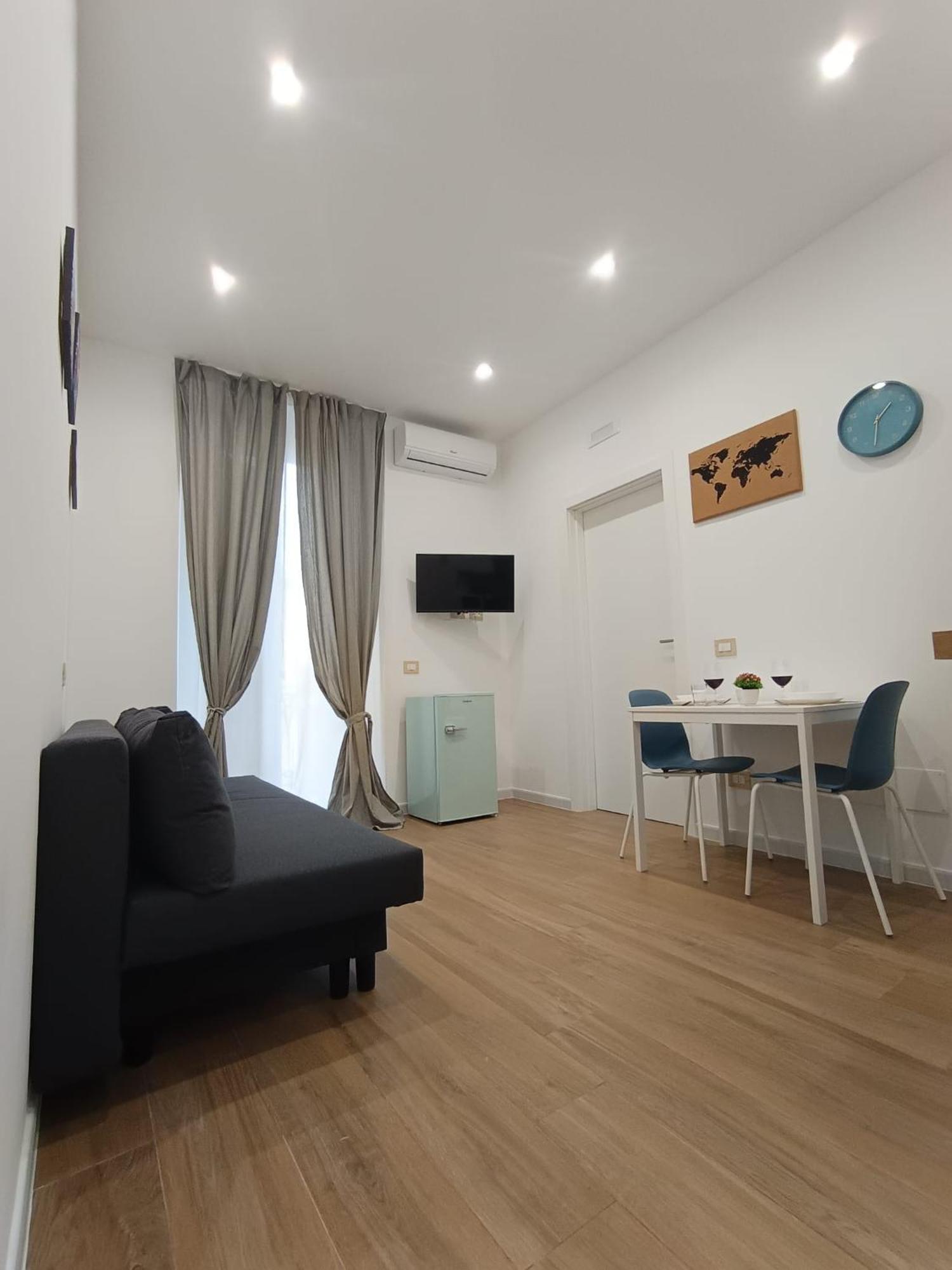 Apartament Dimora Crispi 70 Bari Zewnętrze zdjęcie